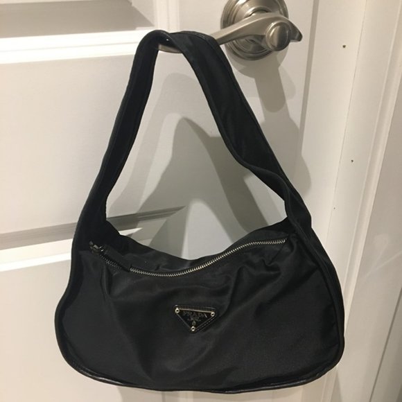 Authentic Vintage Prada Nylon Bag - Picture 2 of 14